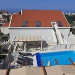 Marlin Apartments